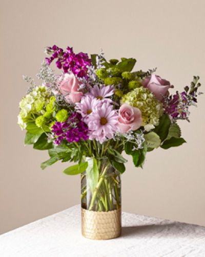 <p>As the seasons change, fill your home with gorgeous blooms and fresh fragrances. Our expert florists handcraft an uplifting assortment of roses, hydrangea, stock, and more to delight everyone from your mom to your best friend.</p>